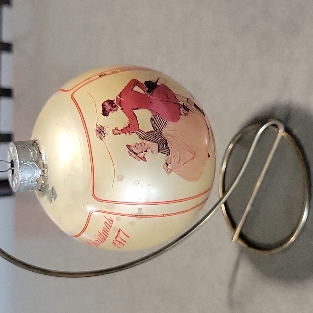 1977 Vintage Hallmark Ornament